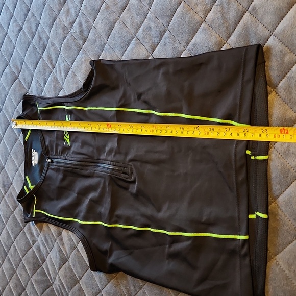 Zoot sleeveless top ☆ Small ☆ Black & Neon green. Mesh, pockets Cycling top New - Picture 14 of 16